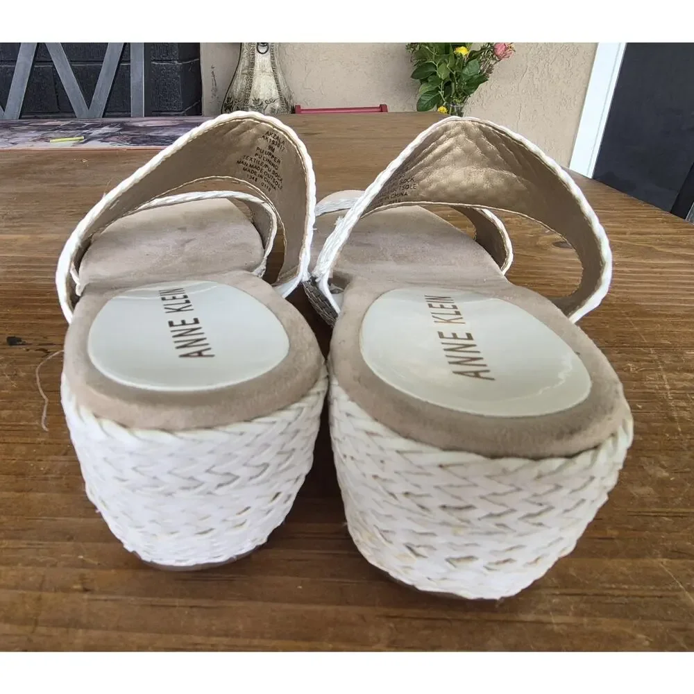 Ann Klein Womens Zala Slide Sandle Sz 9M White Heel 2.5”